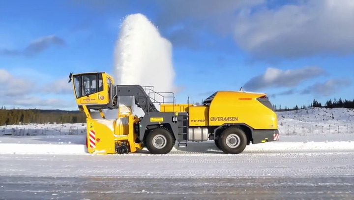 トラックへの取り付け可能除雪機 - UTV 175 - ØVERAASEN AS - 滑走路